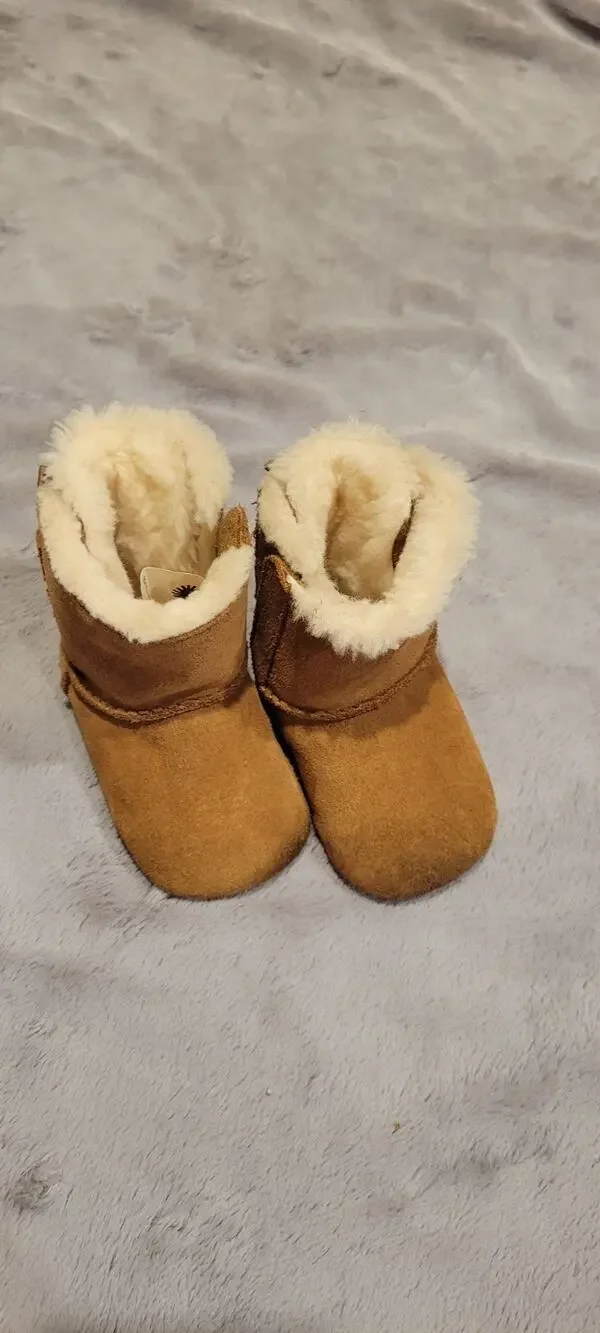 UGG Jesse Bow II Infant Boots Chestnut Suede Tan Bow Size 2/3 Winter Snow Bootie